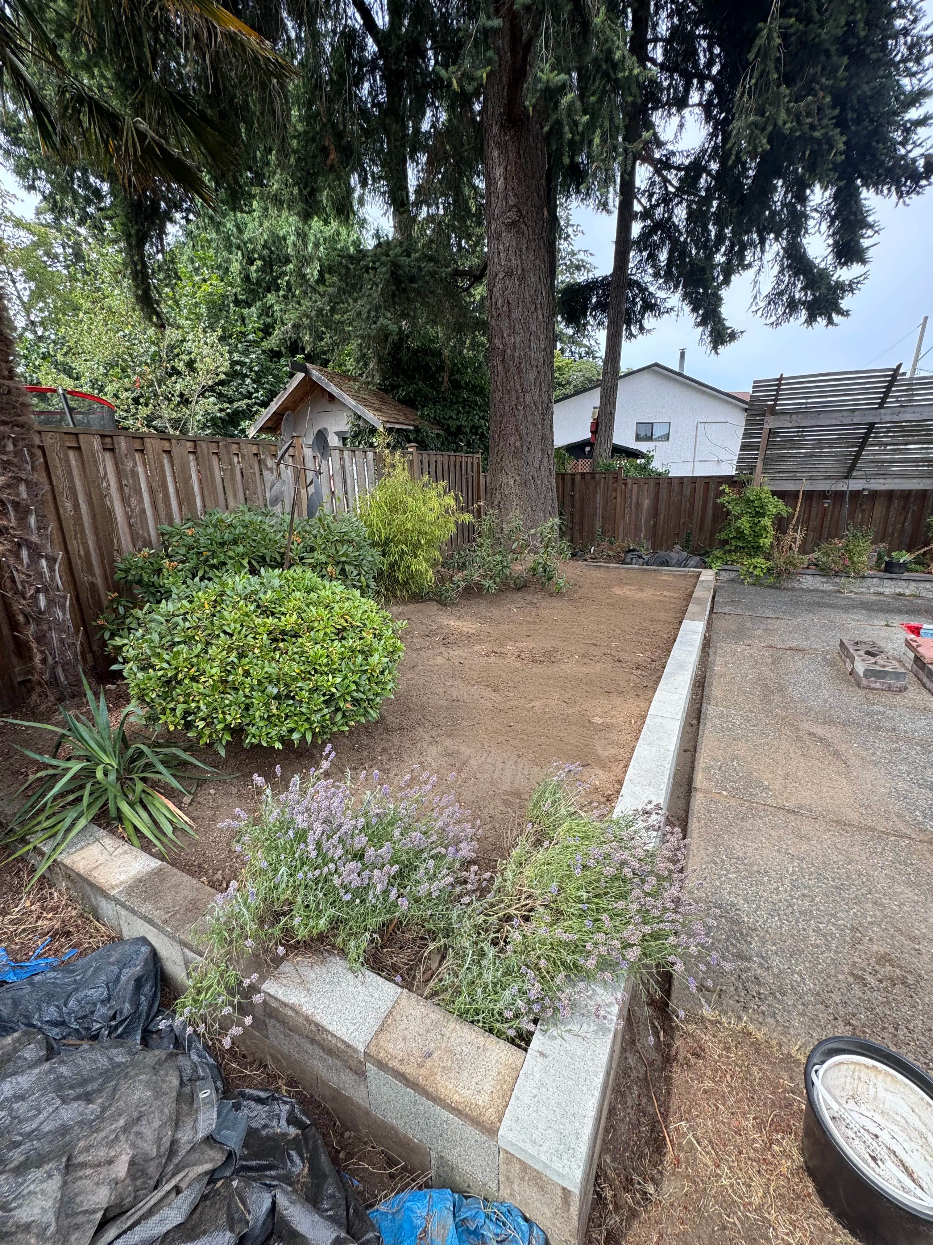 Project Finishing an Unfinished Garden Bed and Retaining Wall image