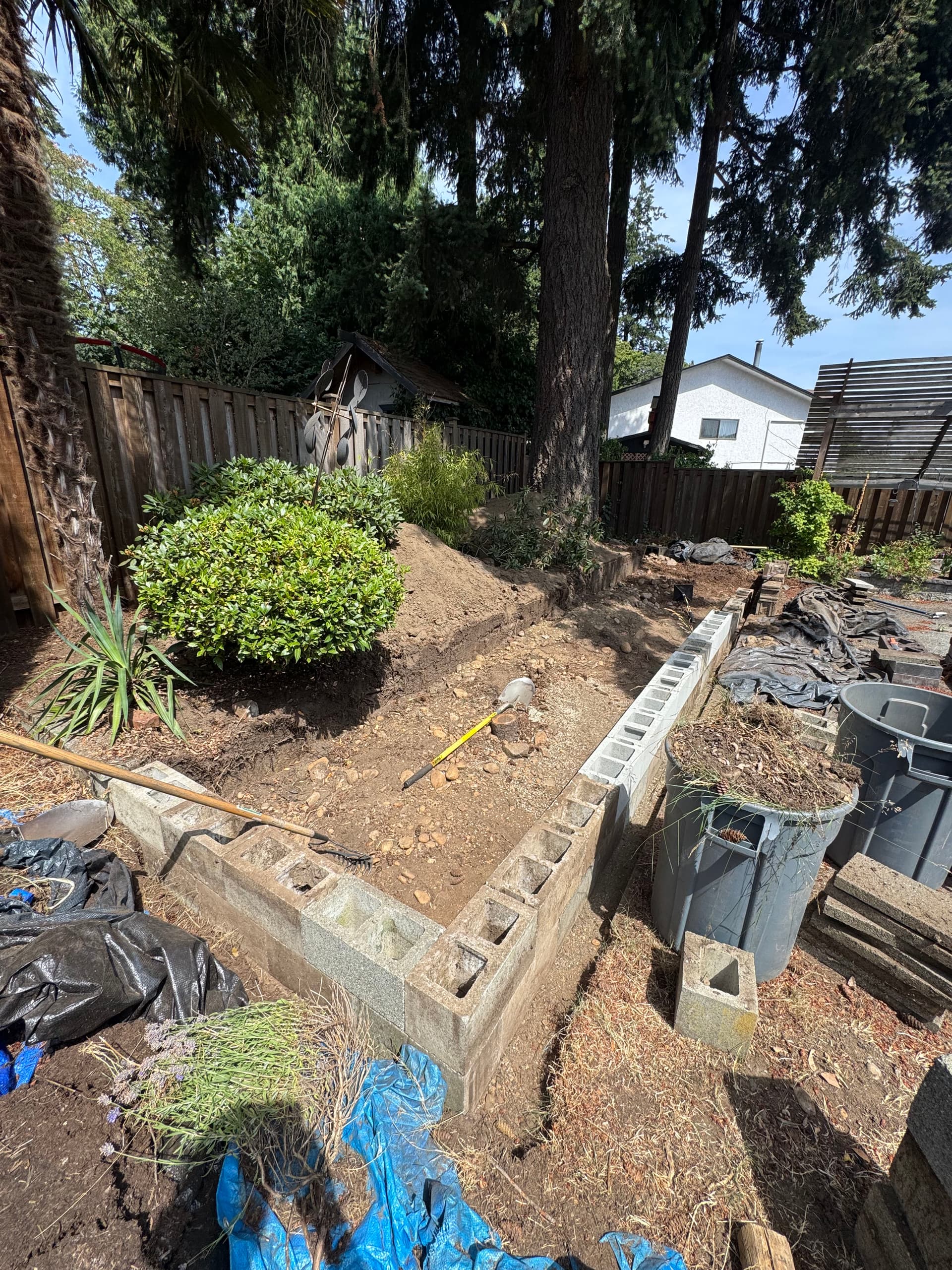 Gallery photos for Finishing an Unfinished Garden Bed and Retaining Wall: Image #2
