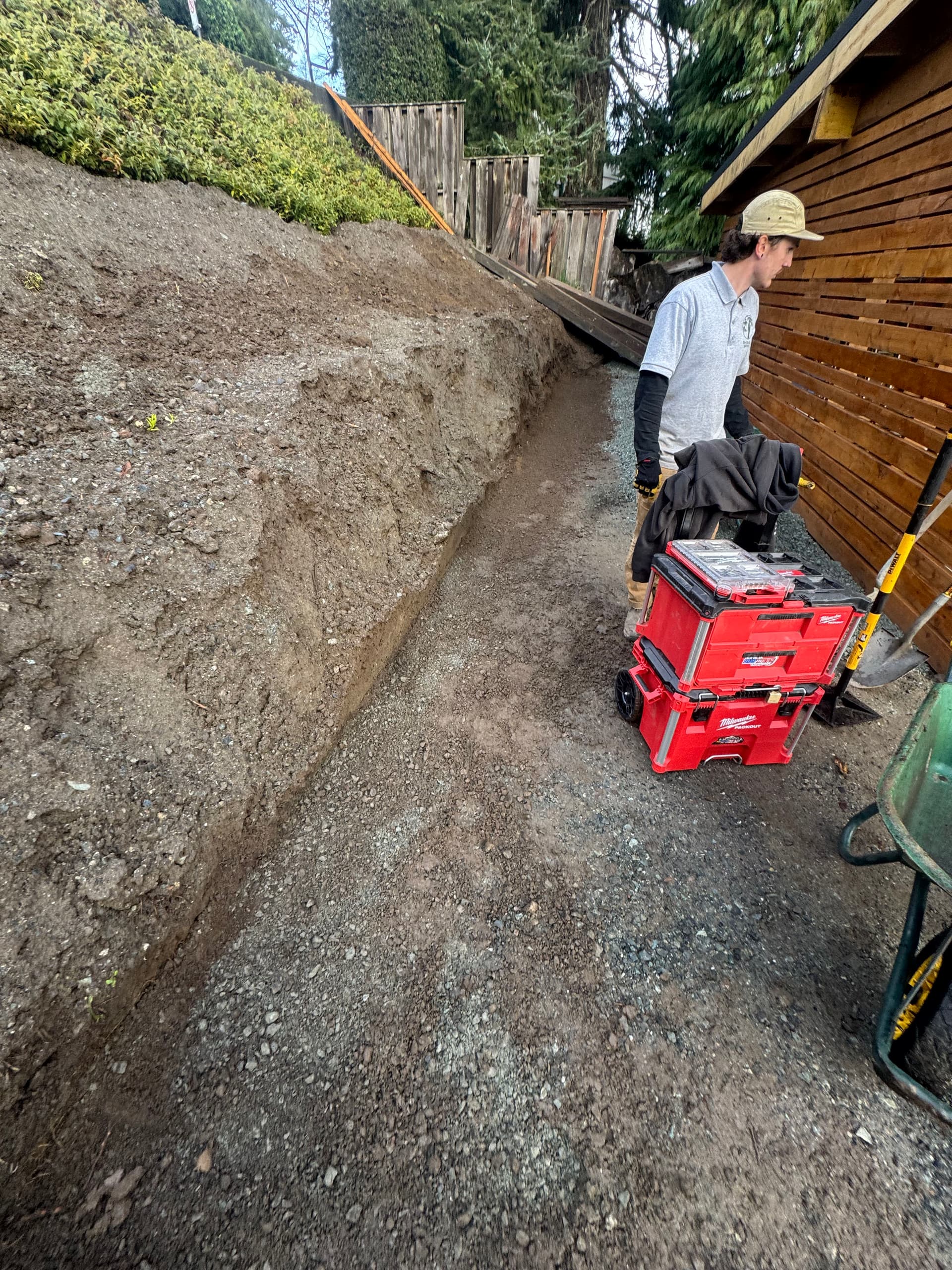 Gallery photos for Crafting a Durable Retaining Wall: Image #1