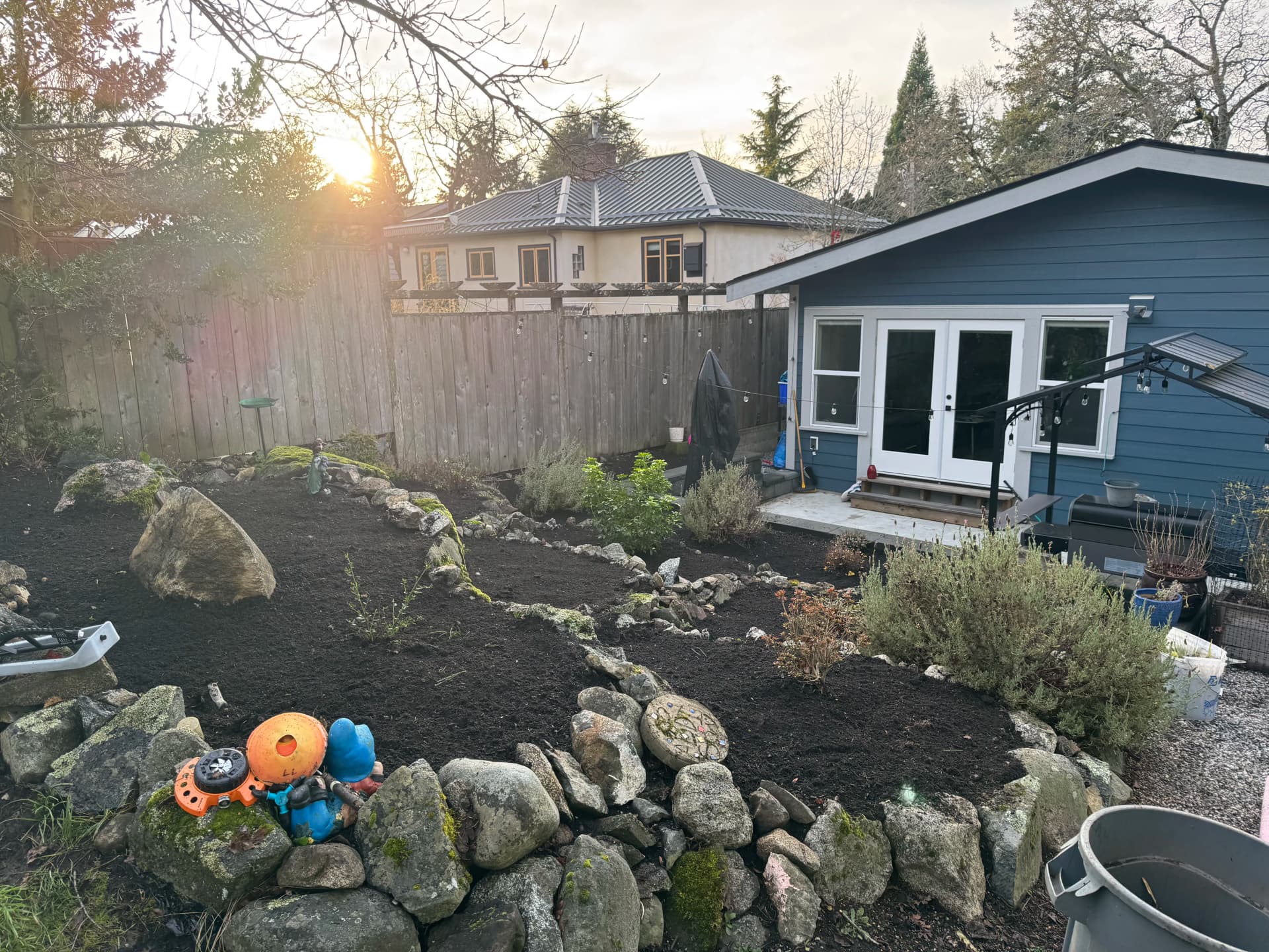 Gallery photos for Fresh Mulch That Makes a Garden Look Cared For: Image #1