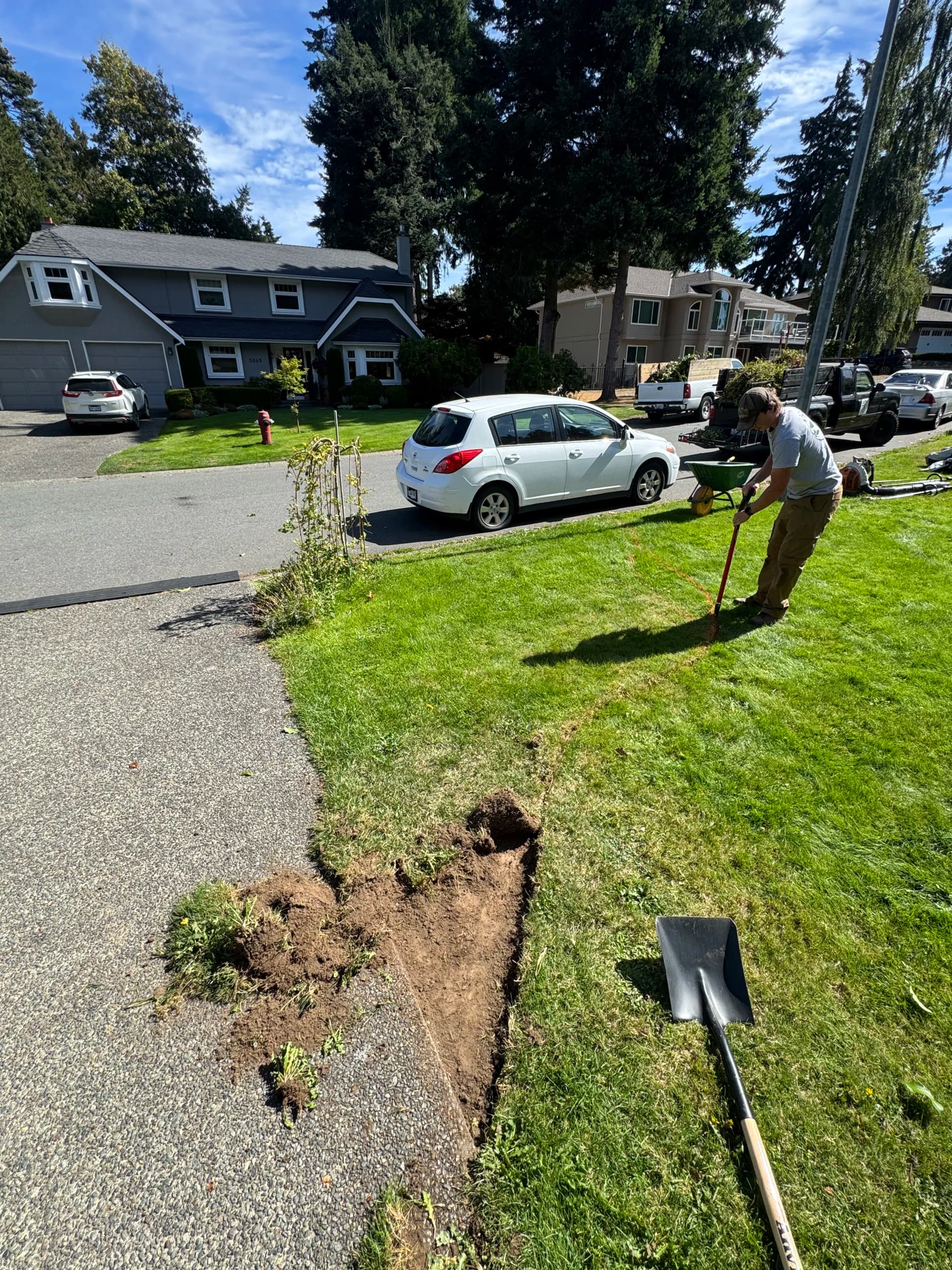Gallery photos for Front Yard Garden Bed Install That Earns Its Curb Appeal: Image #1